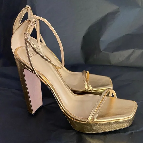 Alexandre Birman Shoes Alexandre Birman Gold Leather Sandals